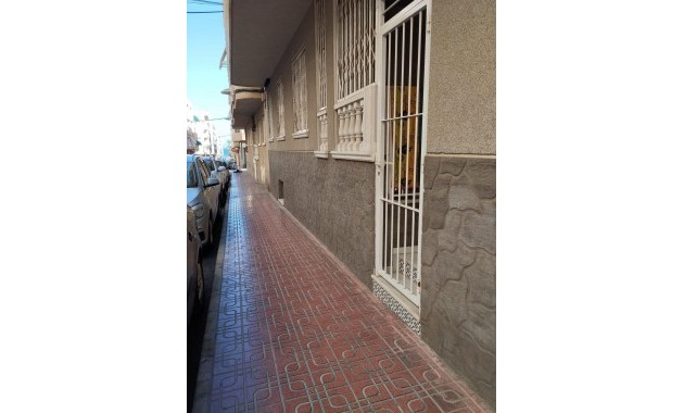 Herverkoop - Appartement / flat -
Torrevieja - Estacion de autobuses