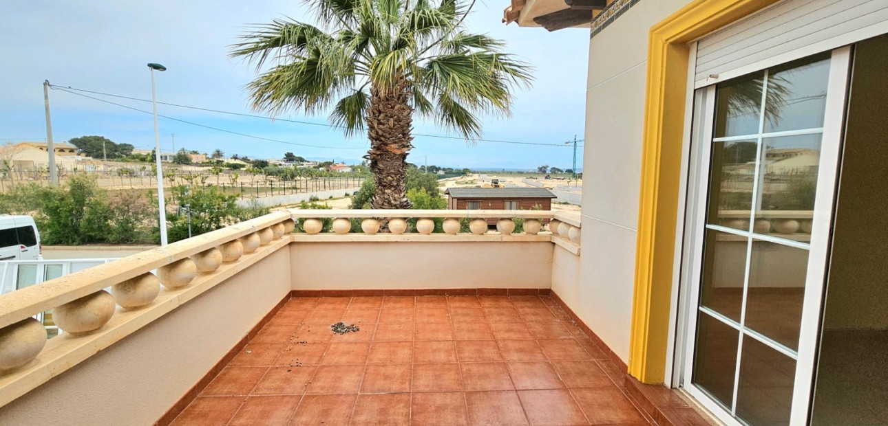 Herverkoop - Villa -
La marina - La Marina
