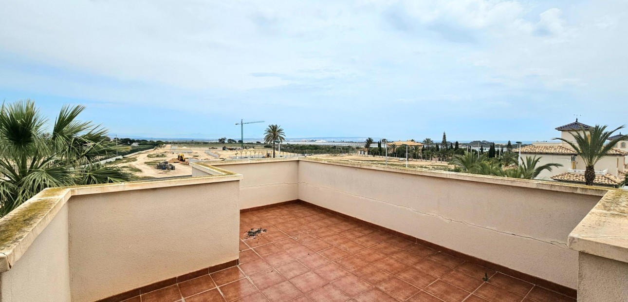 Herverkoop - Villa -
La marina - La Marina