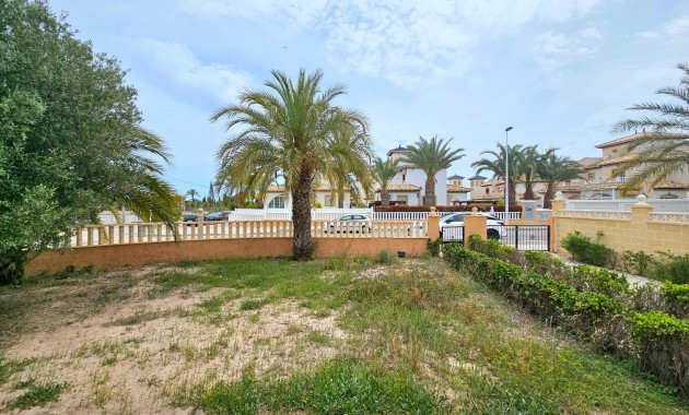 Herverkoop - Villa -
La marina - La Marina