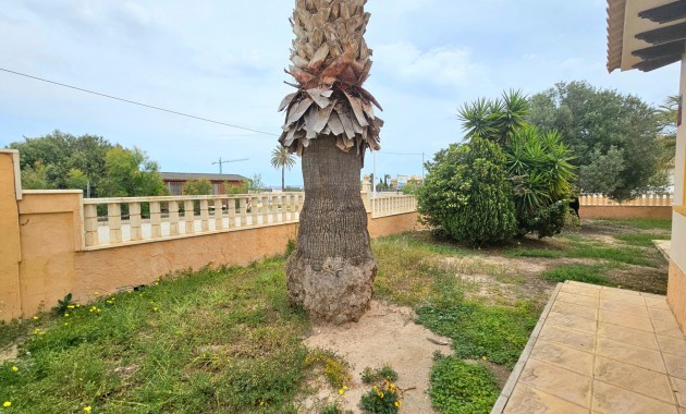 Herverkoop - Villa -
La marina - La Marina