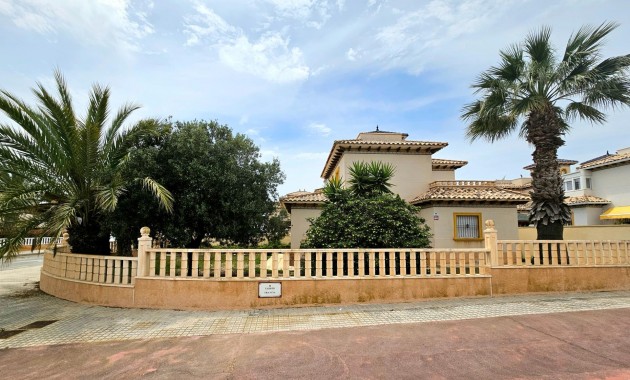 Herverkoop - Villa -
La marina - La Marina