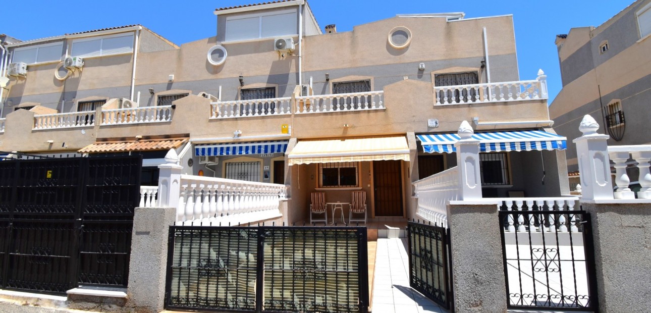 Herverkoop - Herenhuis -
Orihuela Costa - Playa Flamenca