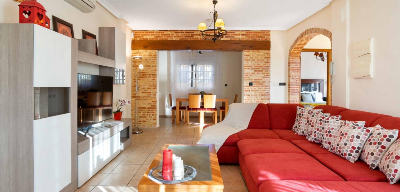 Venta - Villa -
Orihuela Costa - Las Mimosas
