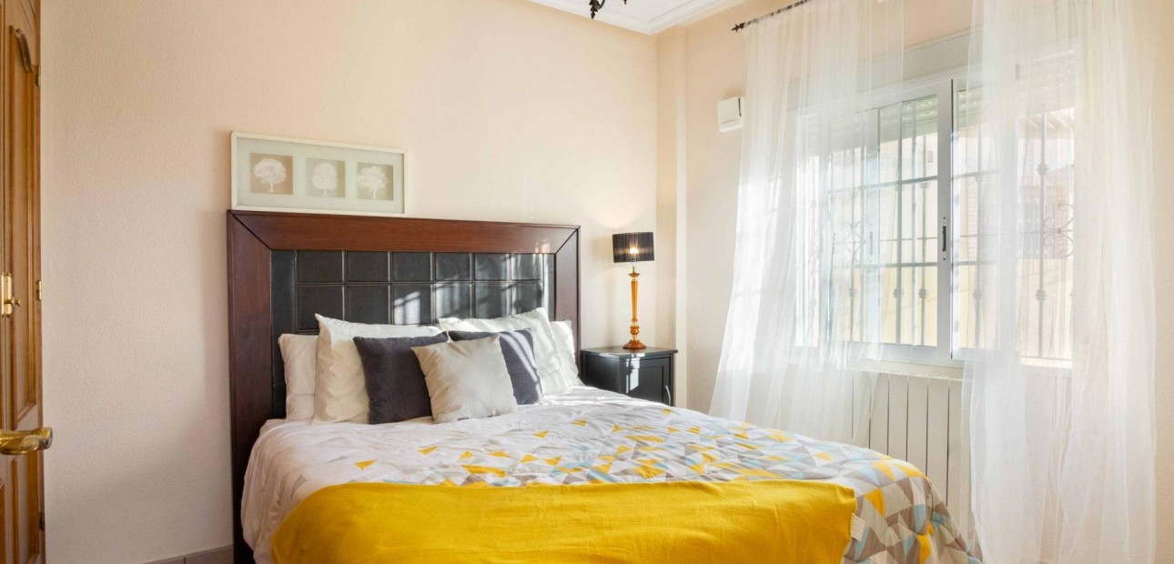 Venta - Villa -
Orihuela Costa - Las Mimosas