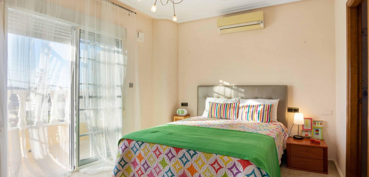 Venta - Villa -
Orihuela Costa - Las Mimosas