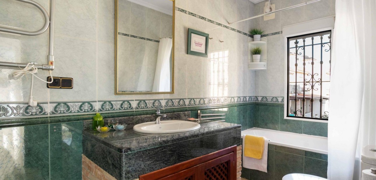 Venta - Villa -
Orihuela Costa - Las Mimosas