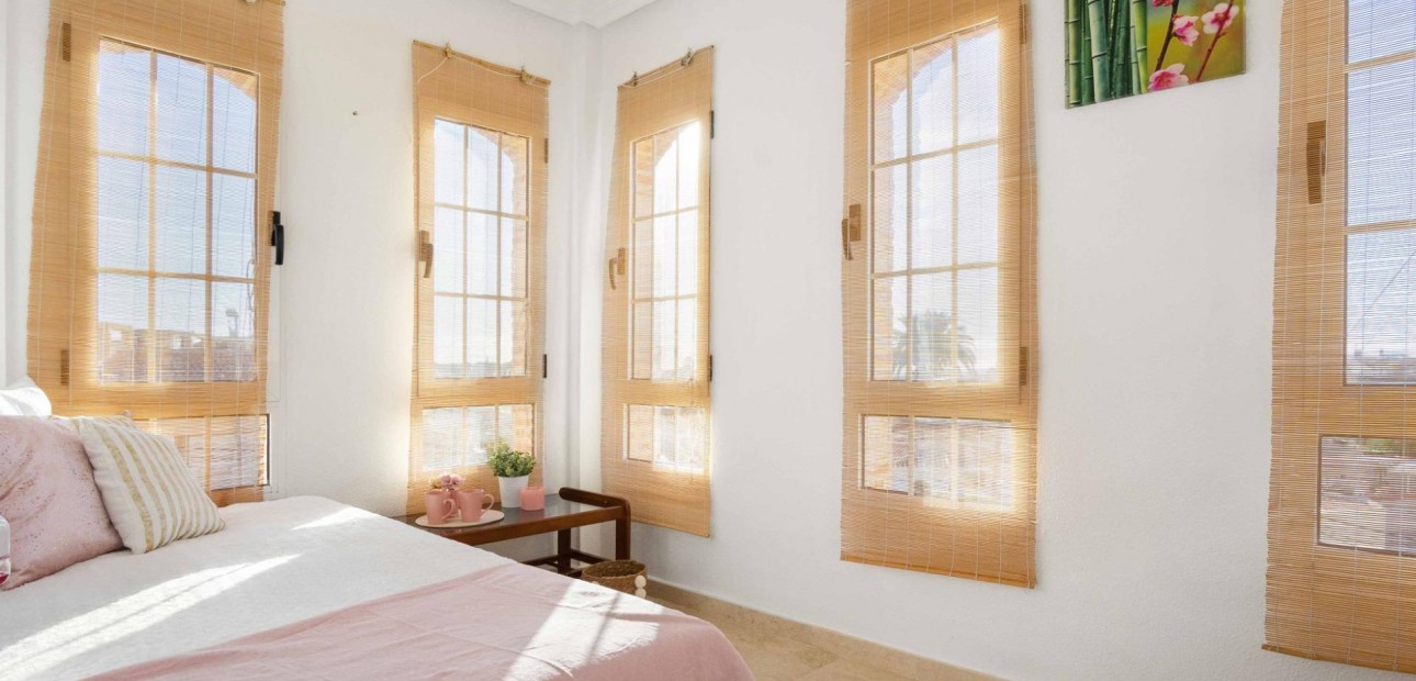 Venta - Villa -
Orihuela Costa - Las Mimosas