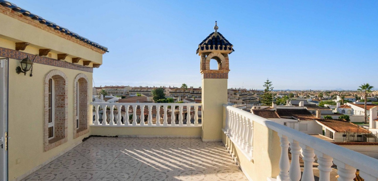 Venta - Villa -
Orihuela Costa - Las Mimosas