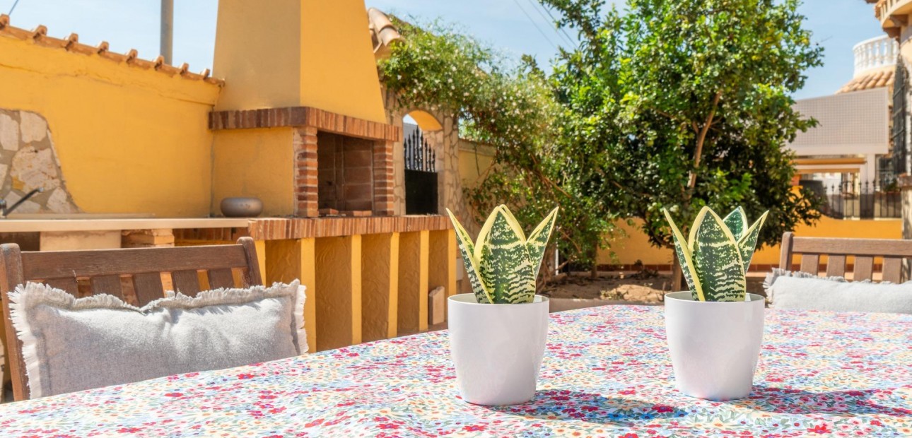 Venta - Villa -
Orihuela Costa - Las Mimosas