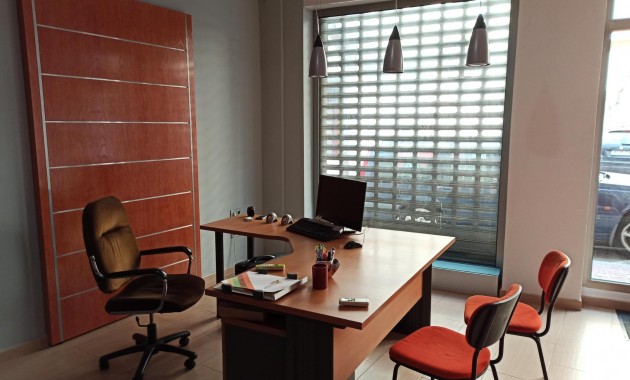 Verhuur - Commercial Unit -
Torrevieja - Centro