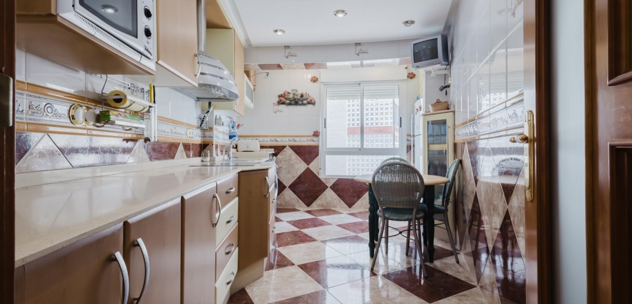 Sale - Apartment / flat -
Torrevieja - torrevieja