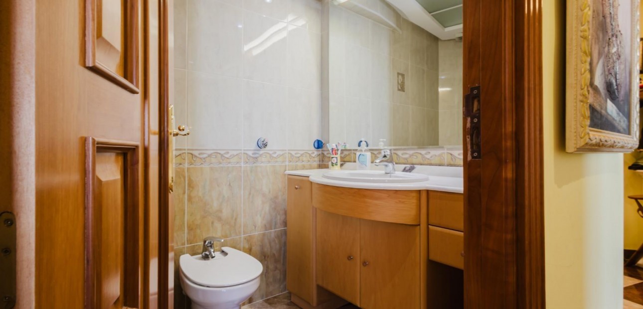 Sale - Apartment / flat -
Torrevieja - torrevieja