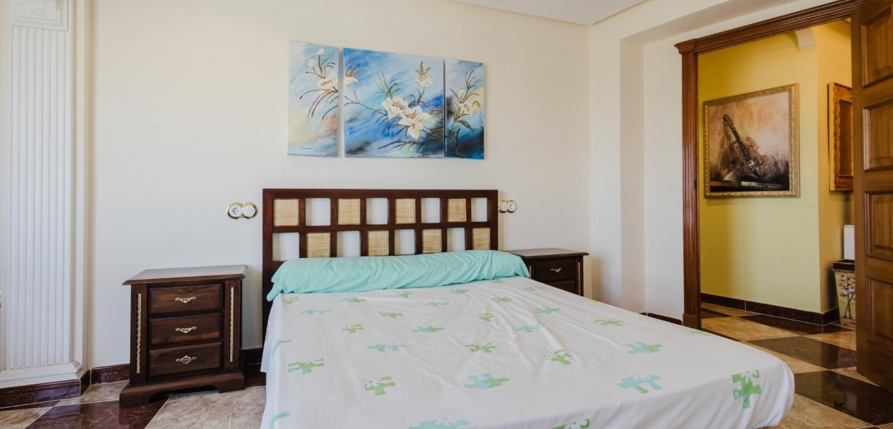 Sale - Apartment / flat -
Torrevieja - torrevieja