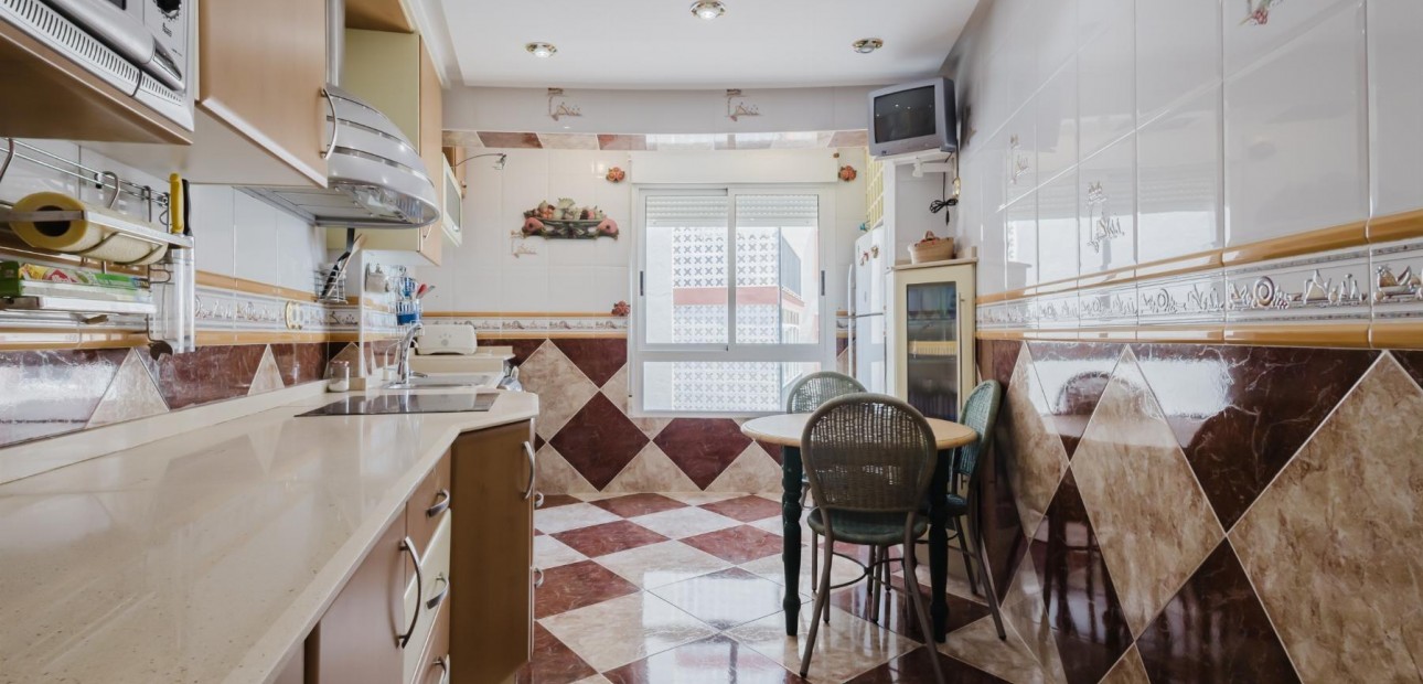 Sale - Apartment / flat -
Torrevieja - torrevieja