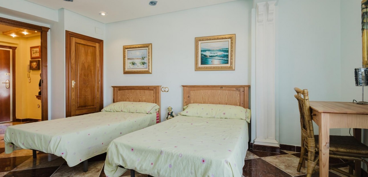 Sale - Apartment / flat -
Torrevieja - torrevieja