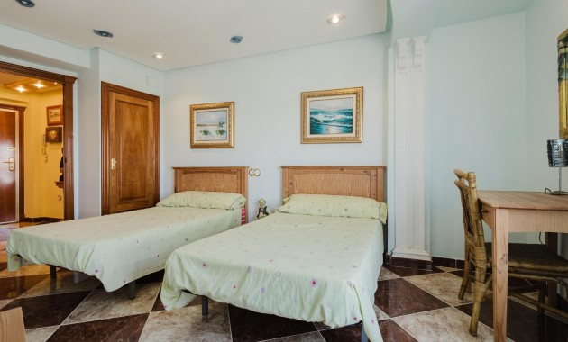 Sale - Apartment / flat -
Torrevieja - torrevieja