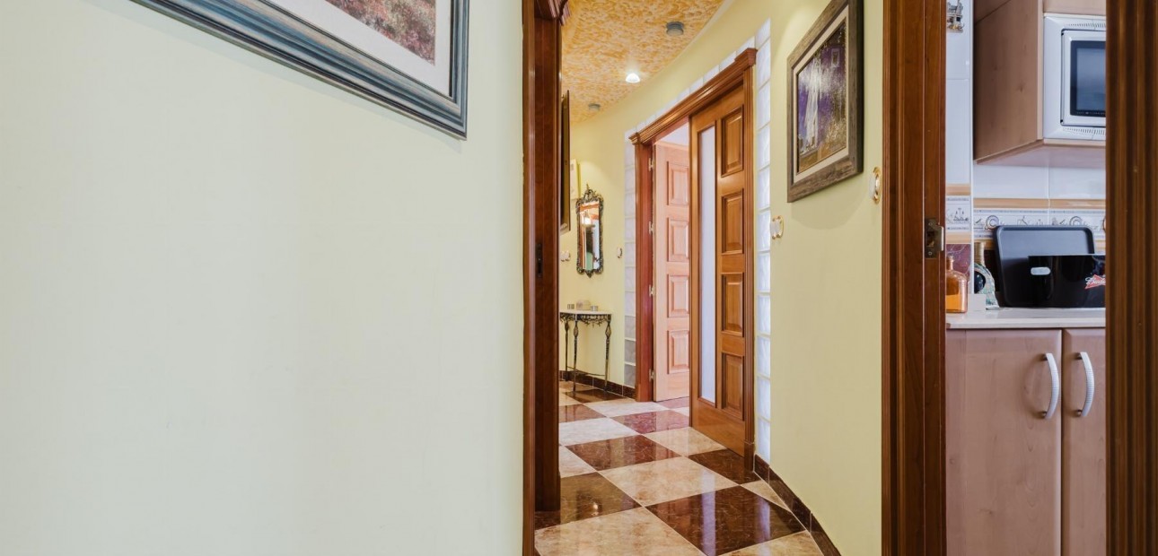 Sale - Apartment / flat -
Torrevieja - torrevieja