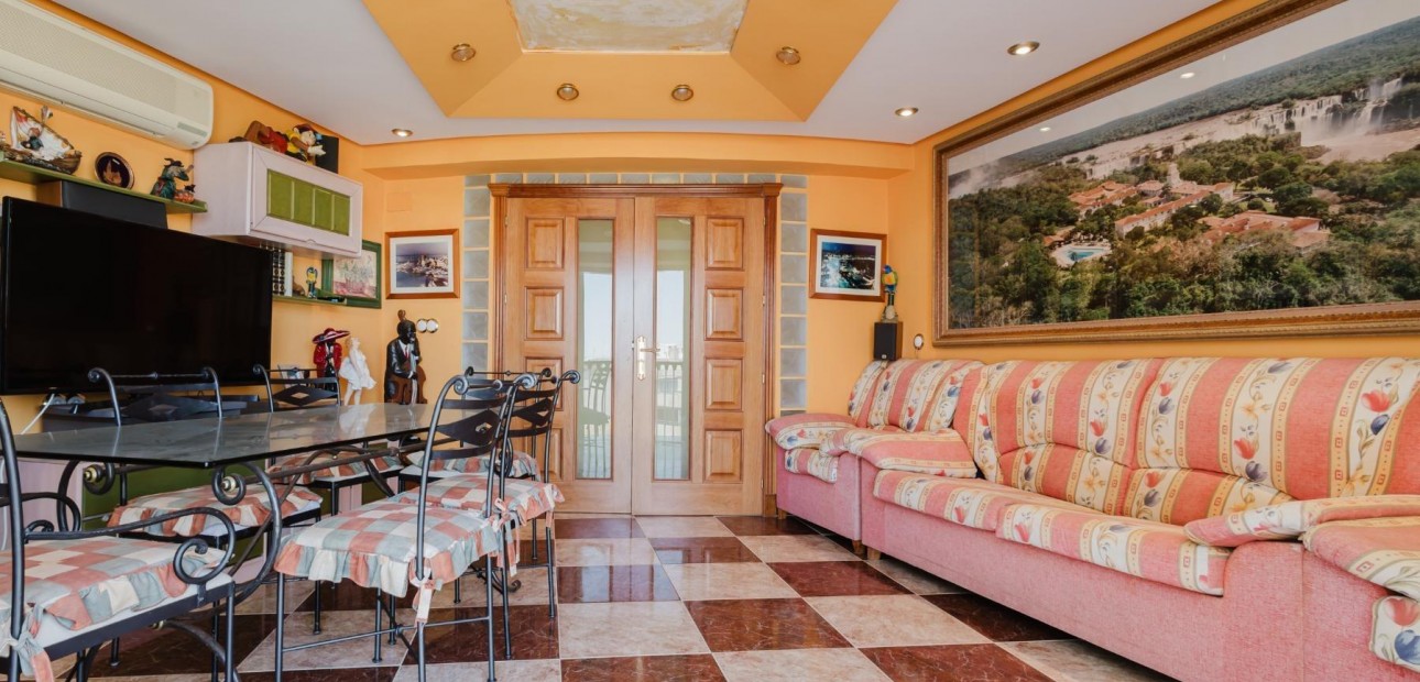 Sale - Apartment / flat -
Torrevieja - torrevieja