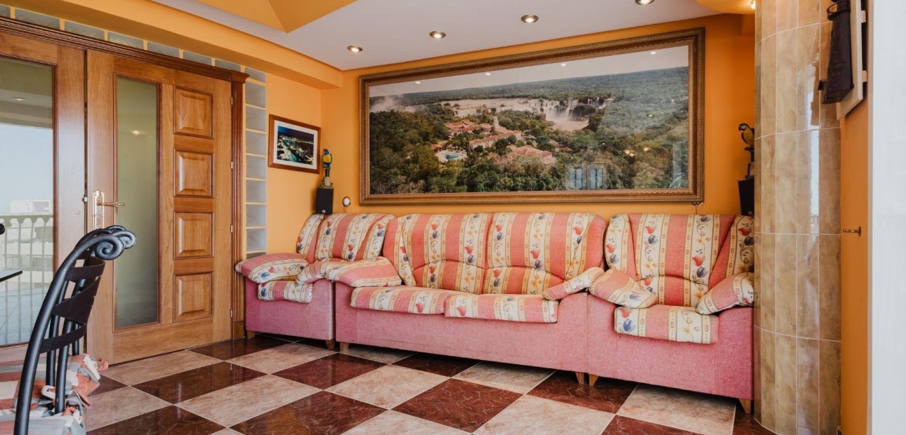 Sale - Apartment / flat -
Torrevieja - torrevieja