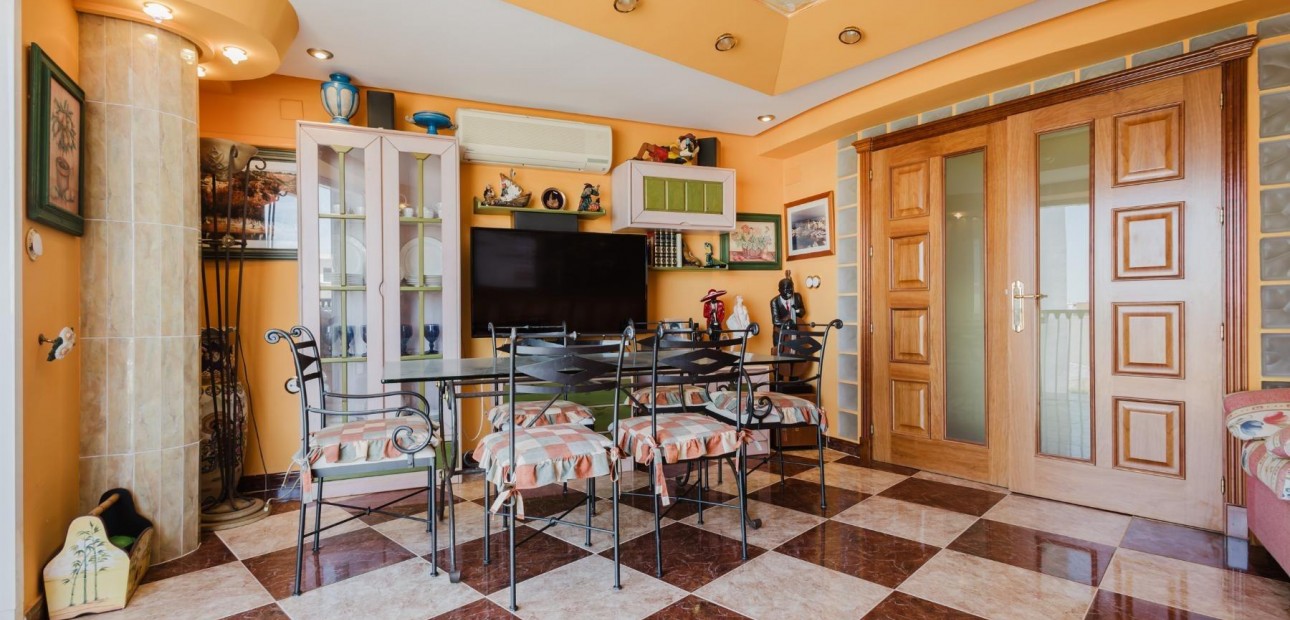 Sale - Apartment / flat -
Torrevieja - torrevieja