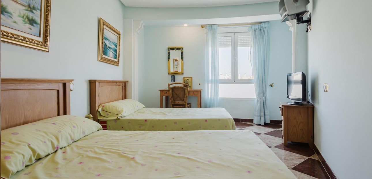 Sale - Apartment / flat -
Torrevieja - torrevieja