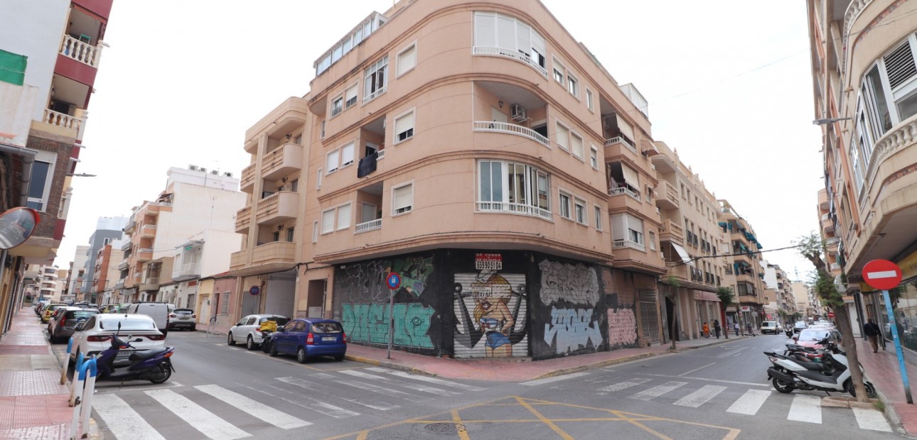 Herverkoop - Appartement / flat -
Torrevieja - Torrevieja - Centre