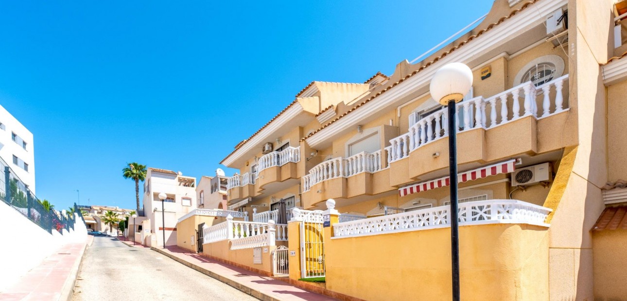 Venta - Terraced house -
Orihuela Costa - Las Filipinas