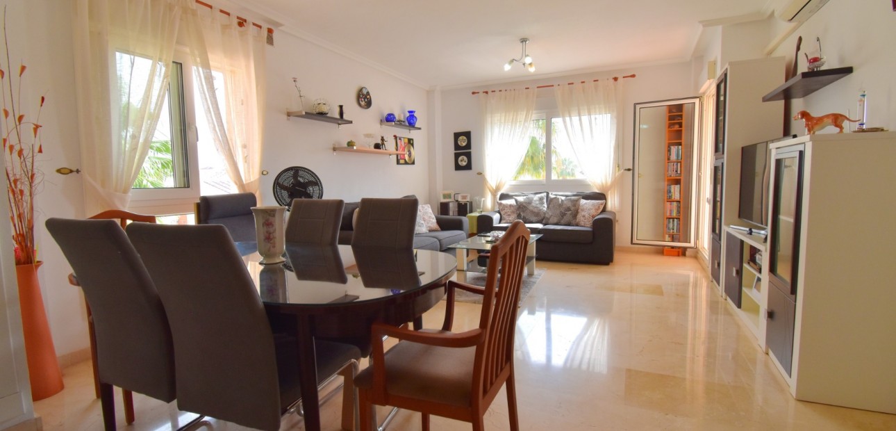 Sale - Apartment / flat -
Orihuela Costa - Playa Flamenca