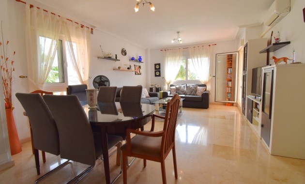 Sale - Apartment / flat -
Orihuela Costa - Playa Flamenca