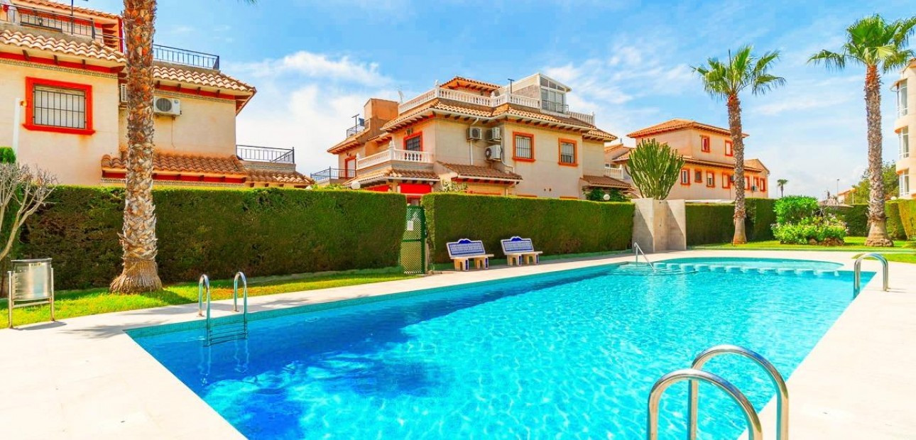 Sale - Villa -
Orihuela Costa - Punta Prima