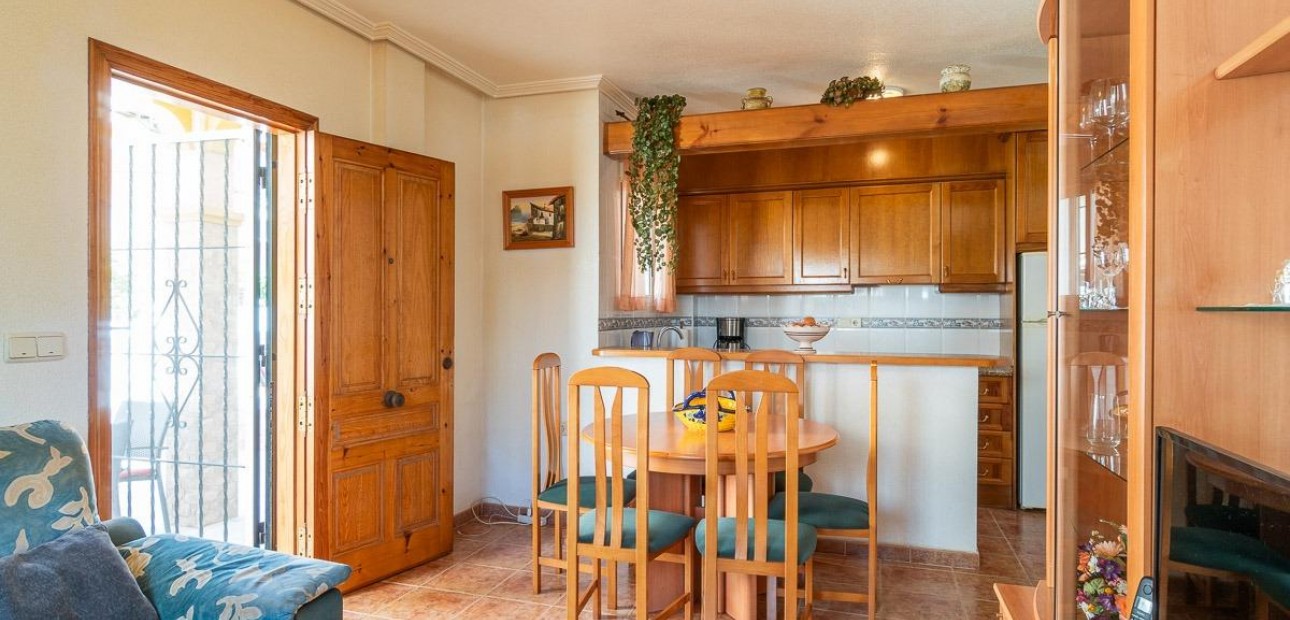 Sale - Villa -
Orihuela Costa - Punta Prima