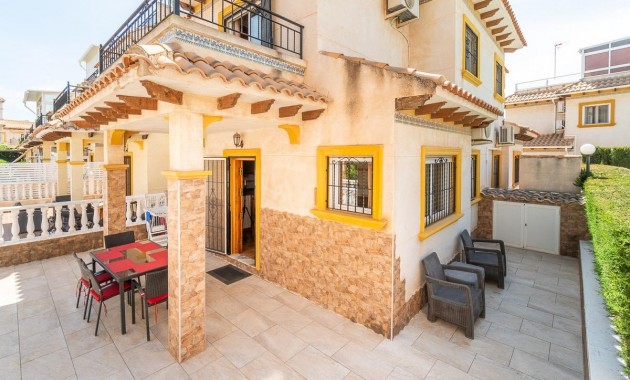 Sale - Villa -
Orihuela Costa - Punta Prima