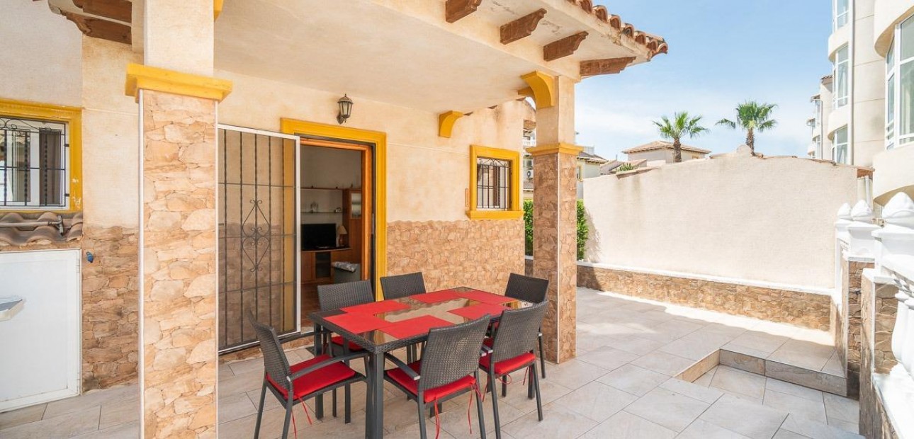 Sale - Villa -
Orihuela Costa - Punta Prima