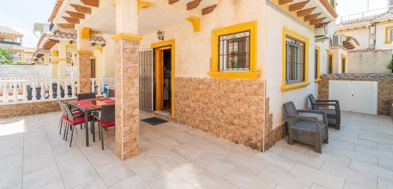 Sale - Villa -
Orihuela Costa - Punta Prima