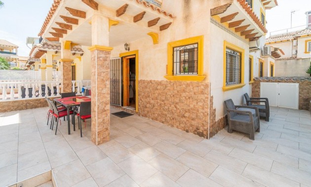 Sale - Villa -
Orihuela Costa - Punta Prima