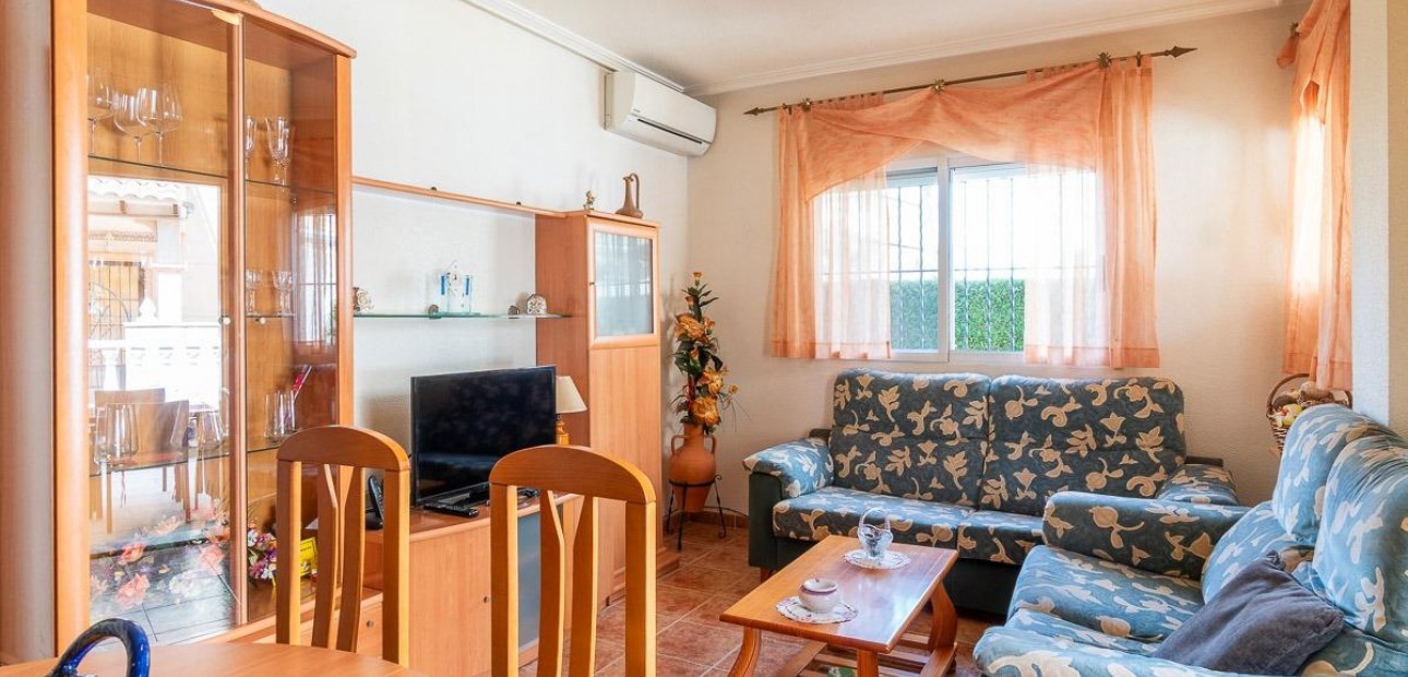 Sale - Villa -
Orihuela Costa - Punta Prima