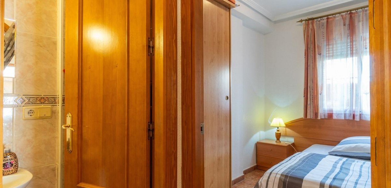 Sale - Villa -
Orihuela Costa - Punta Prima