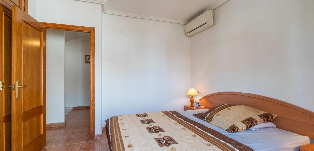 Sale - Villa -
Orihuela Costa - Punta Prima