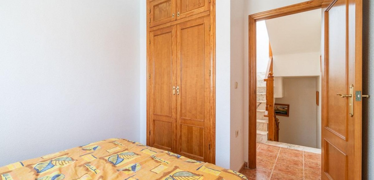 Sale - Villa -
Orihuela Costa - Punta Prima