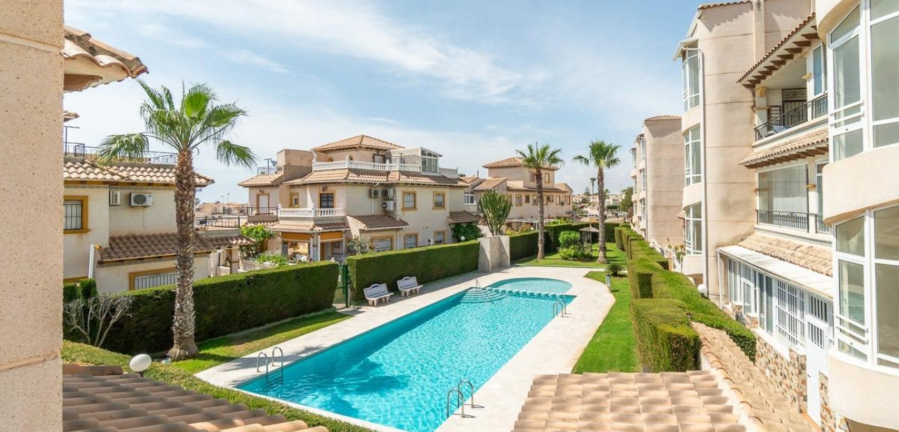 Sale - Villa -
Orihuela Costa - Punta Prima