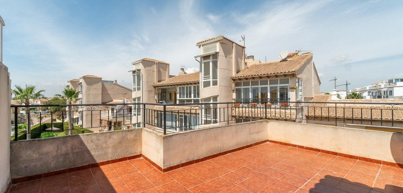 Sale - Villa -
Orihuela Costa - Punta Prima