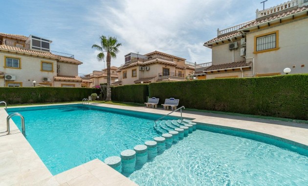Sale - Villa -
Orihuela Costa - Punta Prima