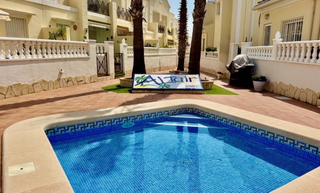 Herverkoop - Villa -
Ciudad Quesada