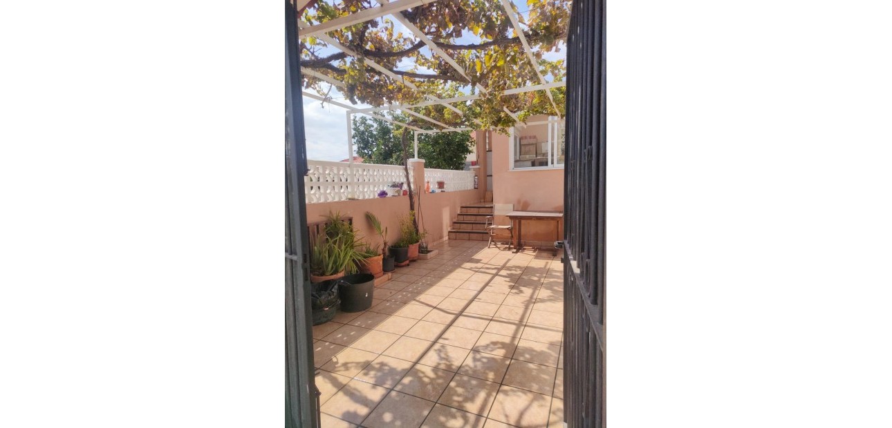 Sale - Bungalow -
Torrevieja - Nueva Torrevieja