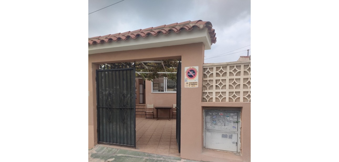 Sale - Bungalow -
Torrevieja - Nueva Torrevieja