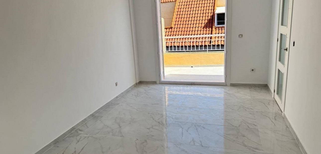 Sale - Penthouse -
Torrevieja - Acequion