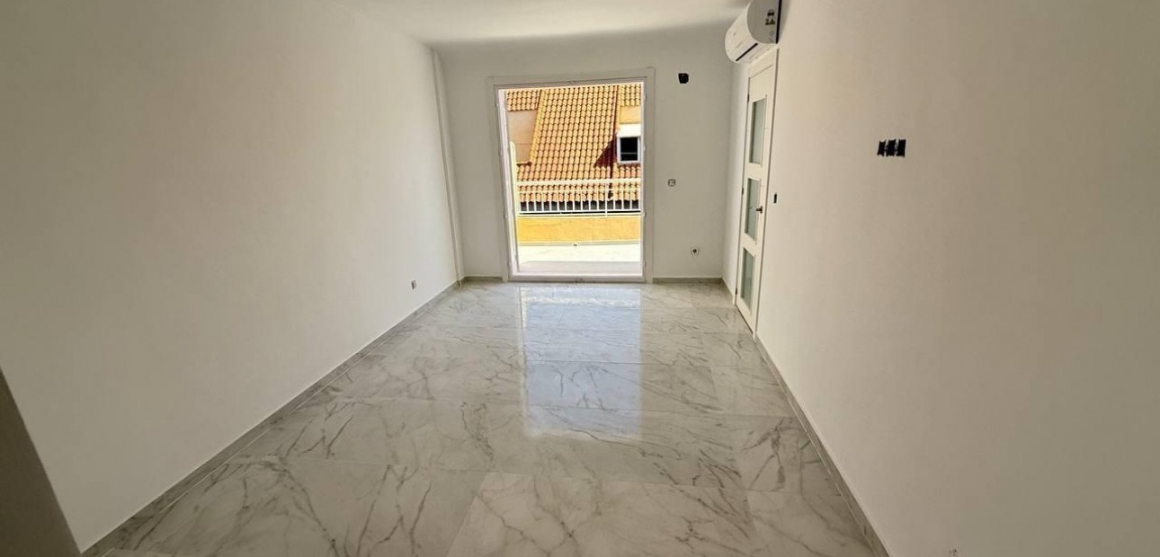 Sale - Penthouse -
Torrevieja - Acequion