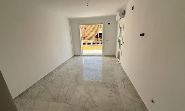Sale - Penthouse -
Torrevieja - Acequion