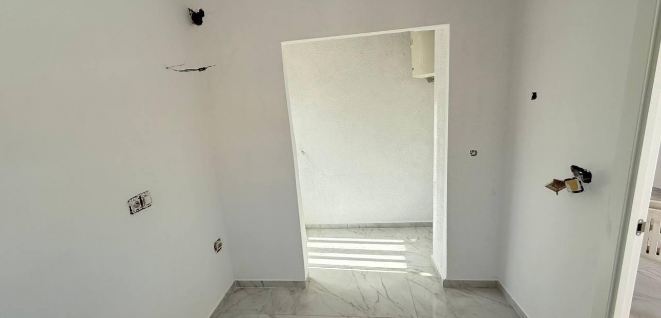 Sale - Penthouse -
Torrevieja - Acequion